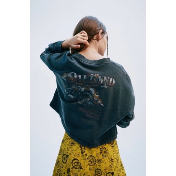 Urban Outfitters Tops - Urban Outfitters Cropped Long Sleeve Tee